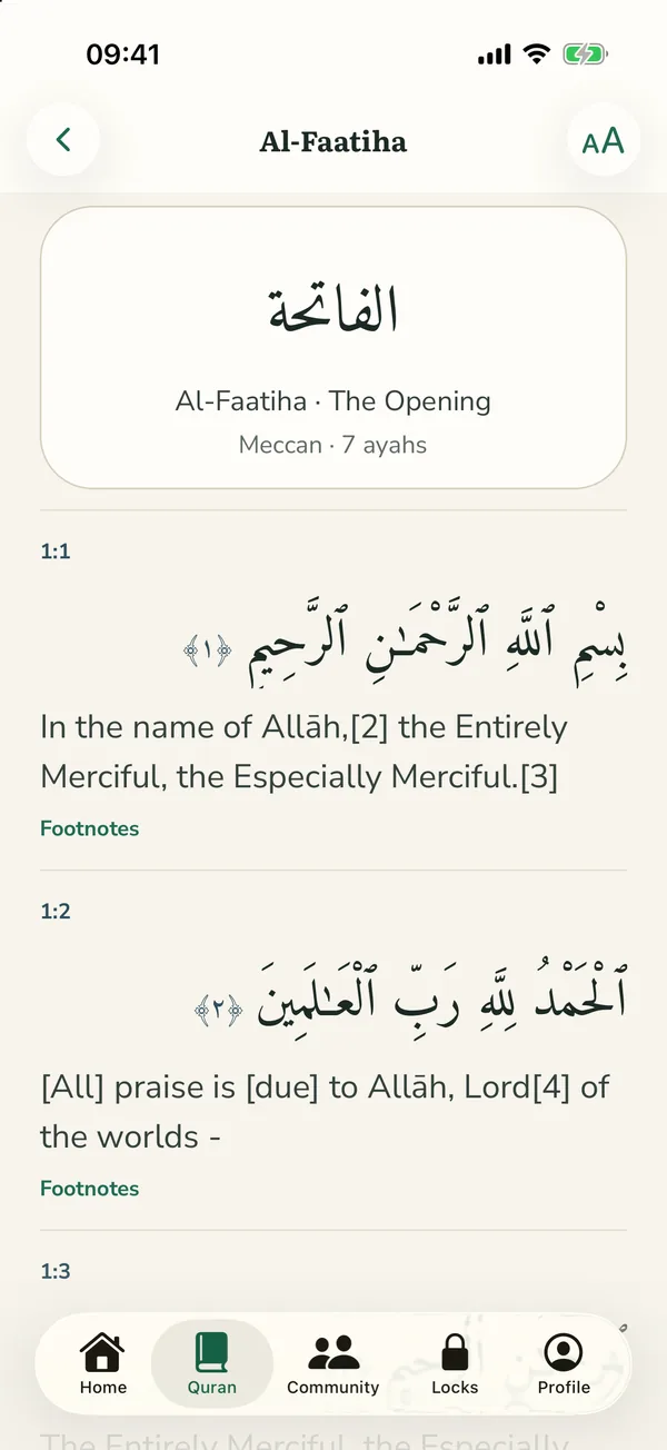 The reader open at Al-Faatiha: each ayah in Arabic with its English translation beneath it and a link to its footnotes.